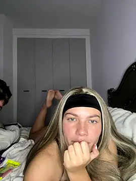 Snapshot of little_lola_x chatting on October 2025 09:26:02 PM little lola x online show from October 2025 09:26:02 PM