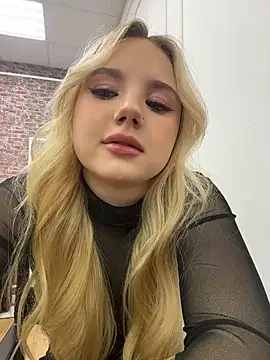 Sky Cutie online show from December 2025 04:41:04 AM