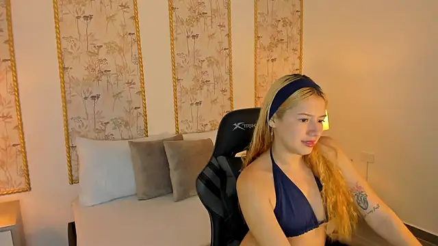 daniand  online show from October 2025 02:12:02 AM