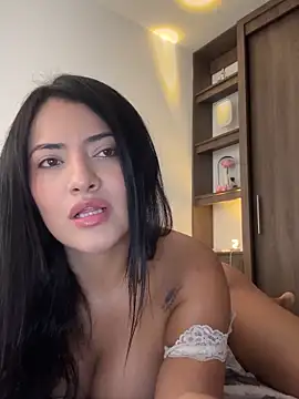 Snapshot of Lu090_ chatting on November 2025 05:11:01 PM Lu090 online show from November 2025 05:11:01 PM