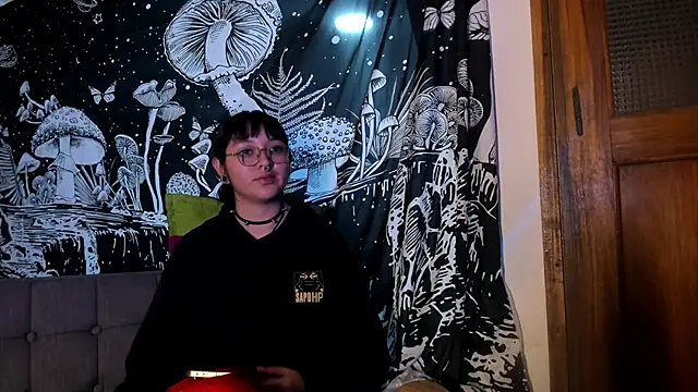 Violetaa Leee online show from September 2025 01:53:01 AM