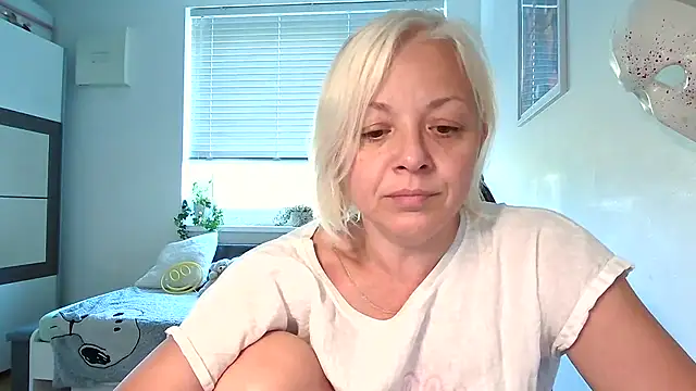 Snapshot of Linsy_Kim chatting on September 2025 07:20:01 AM Linsy Kim online show from September 2025 07:20:01 AM