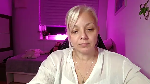 Linsy Kim online show from November 2025 06:50:01 PM