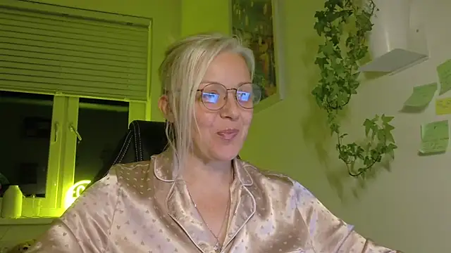 Linsy Kim online show from March 2026 08:27:02 PM