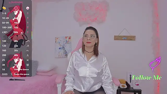 Snapshot of milfAaura chatting on November 2025 02:15:02 AM milfAaura online show from November 2025 02:15:02 AM