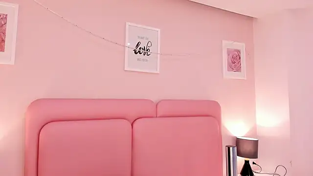 Snapshot of mia_yeager chatting on September 2025 03:55:02 PM mia yeager online show from September 2025 03:55:02 PM