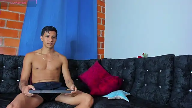 Snapshot of Robertmiller21 chatting on October 2025 05:26:02 AM Robertmiller21 online show from October 2025 05:26:02 AM