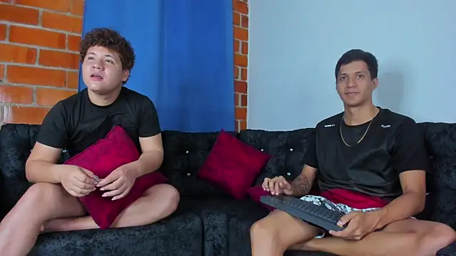 Snapshot of Robertmiller21 chatting on November 2025 10:54:01 PM Robertmiller21 online show from November 2025 10:54:01 PM