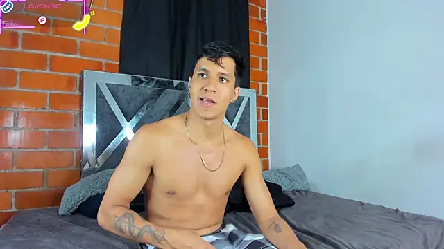 Snapshot of Robertmiller21 chatting on February 2026 01:43:02 AM Robertmiller21 online show from February 2026 01:43:02 AM