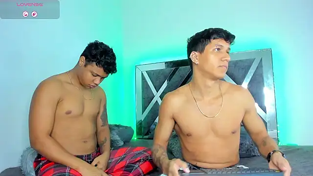 Snapshot of Robertmiller21 chatting on February 2026 12:40:02 AM Robertmiller21 online show from February 2026 12:40:02 AM