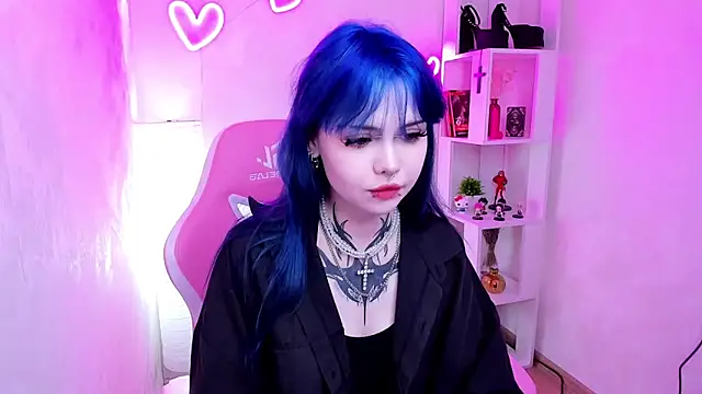 Morana Batt online show from December 2025 02:20:01 AM