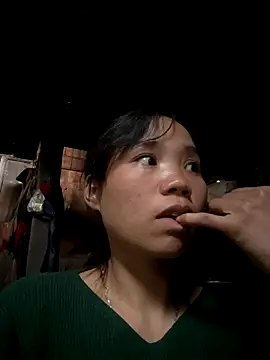 Ngoc-bbi online show from December 2025 06:00:01 AM