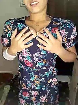 Savita2310 online show from November 2025 05:35:01 PM