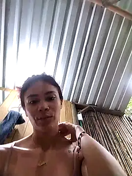 dulcelatin21 online show from November 2025 03:45:01 PM