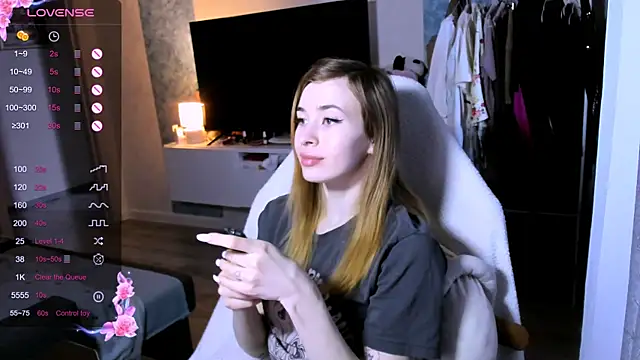 ZoyaMill online show from April 2026 07:56:01 AM