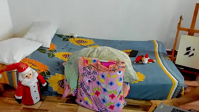 Snapshot of AliottTwink chatting on December 2025 10:03:01 PM AliottTwink online show from December 2025 10:03:01 PM