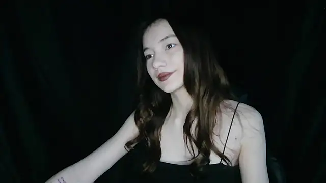 Snapshot of Liza-Kitty chatting on November 2025 06:19:02 AM Liza-Kitty online show from November 2025 06:19:02 AM