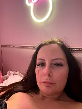 Snapshot of nightingale27 chatting on December 2025 09:45:02 PM nightingale27 online show from December 2025 09:45:02 PM