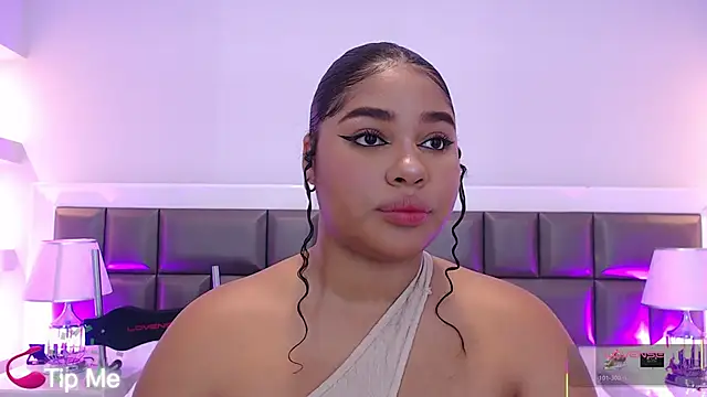 LennaEvans online show from December 2025 11:08:01 AM