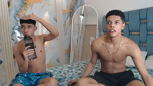 PRETTY FEM online show from April 2026 01:44:01 AM