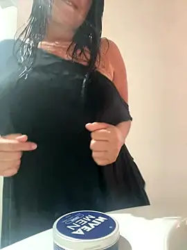 Snapshot of Mayra_milk chatting on October 2025 07:14:01 PM Mayra milk online show from October 2025 07:14:01 PM