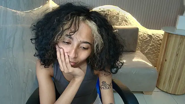 Snapshot of Agnis_ink_r chatting on October 2025 01:02:02 PM Agnis ink r online show from October 2025 01:02:02 PM