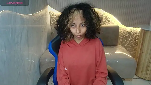 Snapshot of Agnis_ink_r chatting on November 2025 12:48:01 PM Agnis ink r online show from November 2025 12:48:01 PM