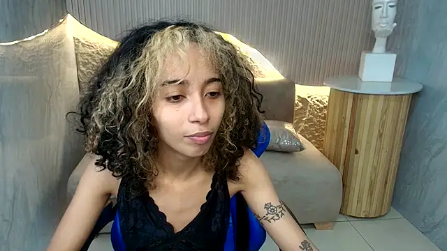 Snapshot of Agnis_ink_r chatting on November 2025 01:11:01 PM Agnis ink r online show from November 2025 01:11:01 PM