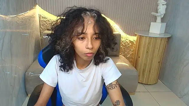 Snapshot of Agnis_ink_r chatting on November 2025 01:24:02 PM Agnis ink r online show from November 2025 01:24:02 PM