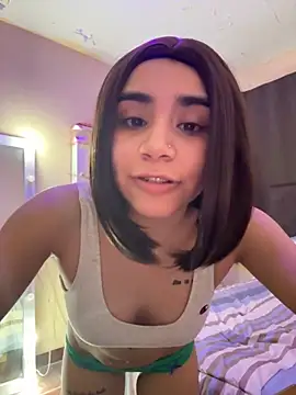 Ariovalle online show from November 2025 05:18:02 AM