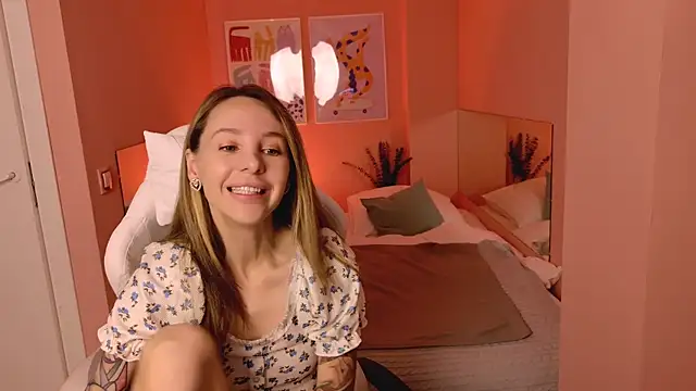 Snapshot of MiaGraham1 chatting on October 2025 05:13:01 PM MiaGraham1 online show from October 2025 05:13:01 PM