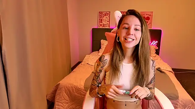 MiaGraham1 online show from April 2026 06:56:02 PM