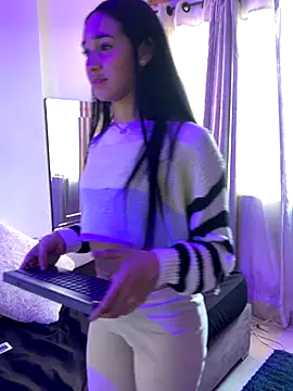 Kylie Patrick online show from October 2025 09:53:01 PM