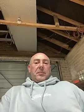 Richmcgee online show from March 2026 08:19:02 PM