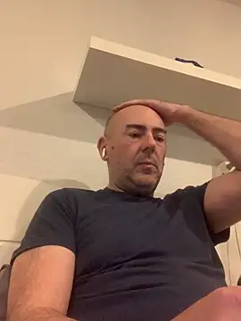 Richmcgee online show from April 2026 07:50:02 PM