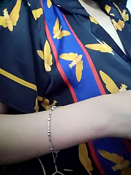 Snapshot of _Thaotam_ chatting on October 2025 12:24:02 PM Thaotam online show from October 2025 12:24:02 PM