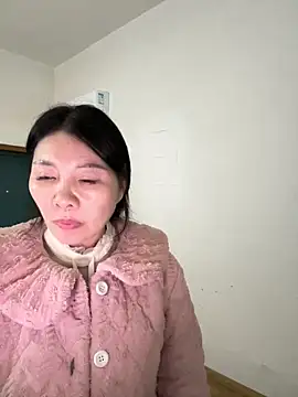 xiiuuff18 online show from February 2026 04:11:01 AM