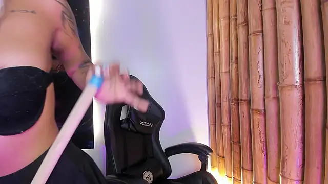 charlotte mitchell  online show from February 2026 06:59:02 PM