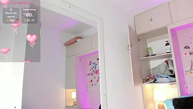 Stefannyevans  online show from November 2025 12:16:02 PM