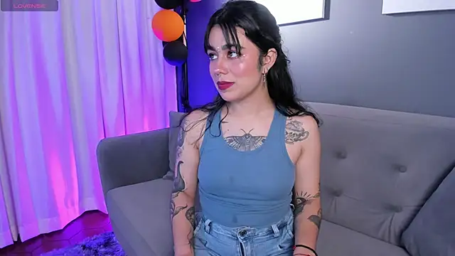 flower smith  online show from October 2025 11:47:02 AM