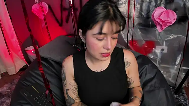 flower smith  online show from February 2026 02:03:02 PM