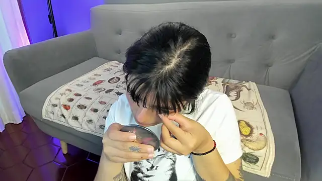 flower smith  online show from April 2026 11:40:02 AM