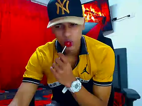 Snapshot of cristian_tayron1 chatting on June 2026 05:59:02 PM cristian tayron1 online show from June 2026 05:59:02 PM