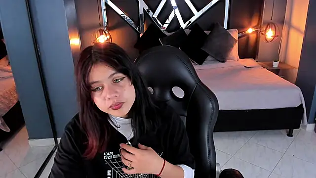 Julieth brown  online show from October 2025 07:34:01 PM