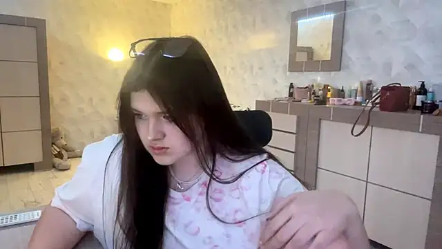 CarylWeatherholtz online show from December 2025 12:22:02 PM