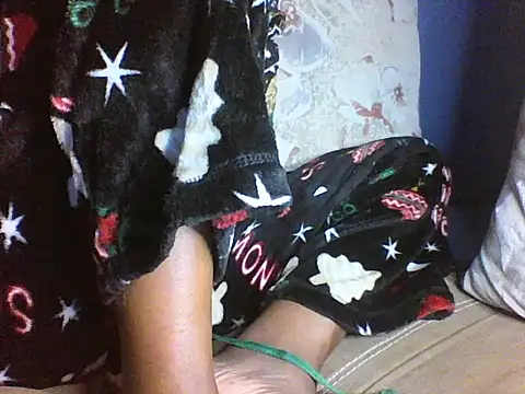 Moongodessy online show from December 2025 02:57:02 PM