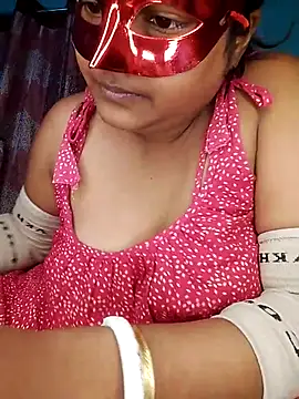 Snapshot of mimi87hoty chatting on December 2025 06:05:02 PM mimi87hoty online show from December 2025 06:05:02 PM