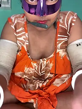 Snapshot of mimi87hoty chatting on February 2026 05:00:02 PM mimi87hoty online show from February 2026 05:00:02 PM