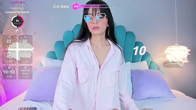 AlassiaHocthner online show from November 2025 11:43:02 AM