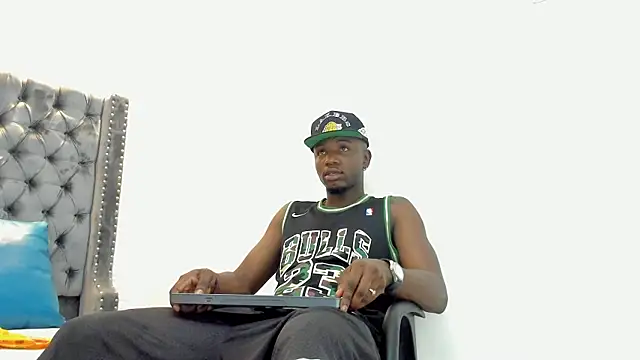 Snapshot of DOUGLAS_099 chatting on September 2025 01:04:01 PM DOUGLAS 099 online show from September 2025 01:04:01 PM